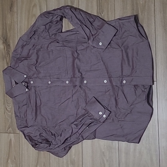 Duluth Trading Company long sleeve button down - Picture 3 of 3